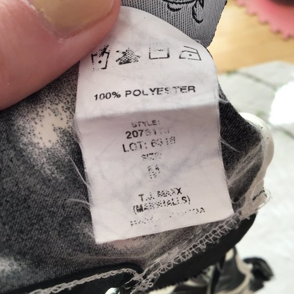 Thanx Collection Silky Rose Pattern Top - Picture 5 of 5